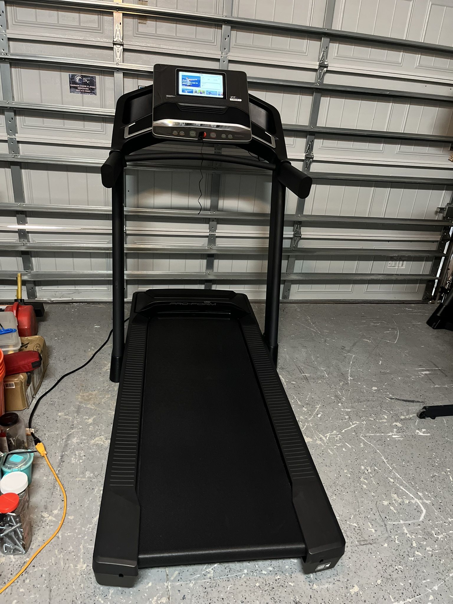 TREADMILL PROFORM PRO TRAINER 1000 Open Box  Assembled  Price originally 1199$