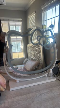 Hello kitty LED vanity