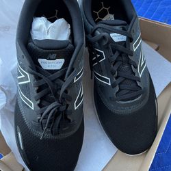 New Balance Tennis Shoes. Men’s Size 12