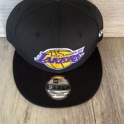 Los Angeles Lakers New Era Snapback Hat$35