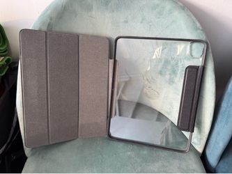 ipad pro 3rd generation 12.9 otter box FREE