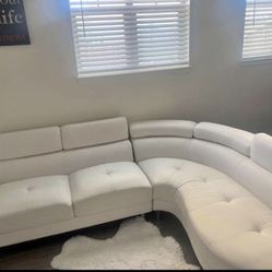 CURVED SECTIONAL in White - Adjustable Headrests 🤍