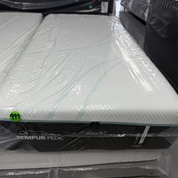 TWIN XL TEMPURPEDIC PROADAPT (MEDIUM) MATTRESS & BOX SPRING BED SET