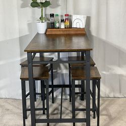 5 Piece Rustic Industrial / Breakfast Bar / Bistro / Heigh Table With Stools LIKE NEW!