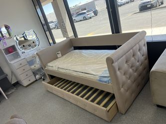 Day Bed 