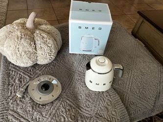 SMEG Mini Electric Kettle