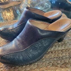 Woman's  LEATHER Shoes