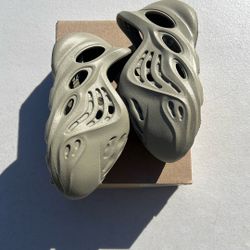 Adidas Yeezy Foam RNNR Stone Salt