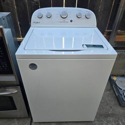 Whirlpool White Top Load Washer.