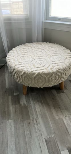 Round Tufted Ottoman with Wood Legs