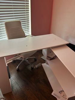Free (Need gone asap)- white desk and chair- Lake Mary
