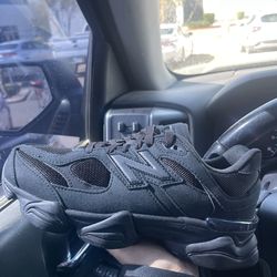 New Balance 9060 (any size available)