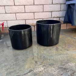 2 Ceramic Pots 20$ Each