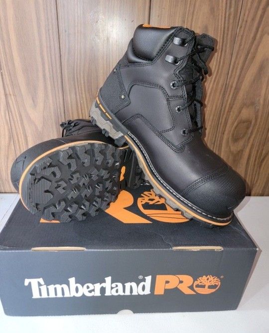 Size 9 and 9.5 men's timberland Boondock boots