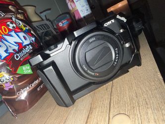 Sony ZV1-M2 with SmallRig Cage