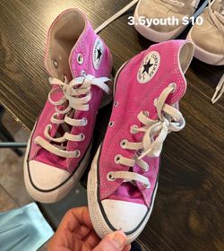 Kids shoes size 3.5youth