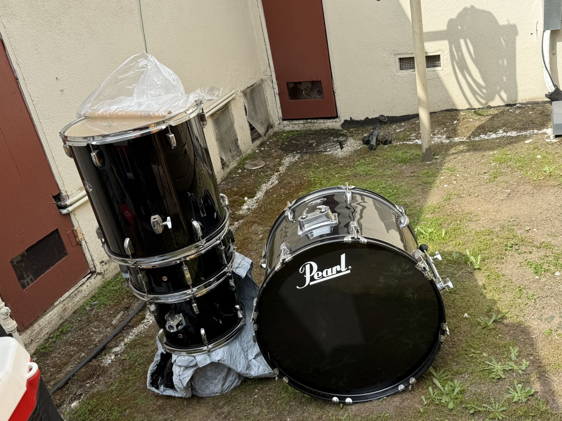 Pearl Drum Set EST.1946