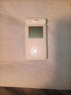 IPod Classic  10GB Needs battery / Screen Good /  Holds 2k+  Songs