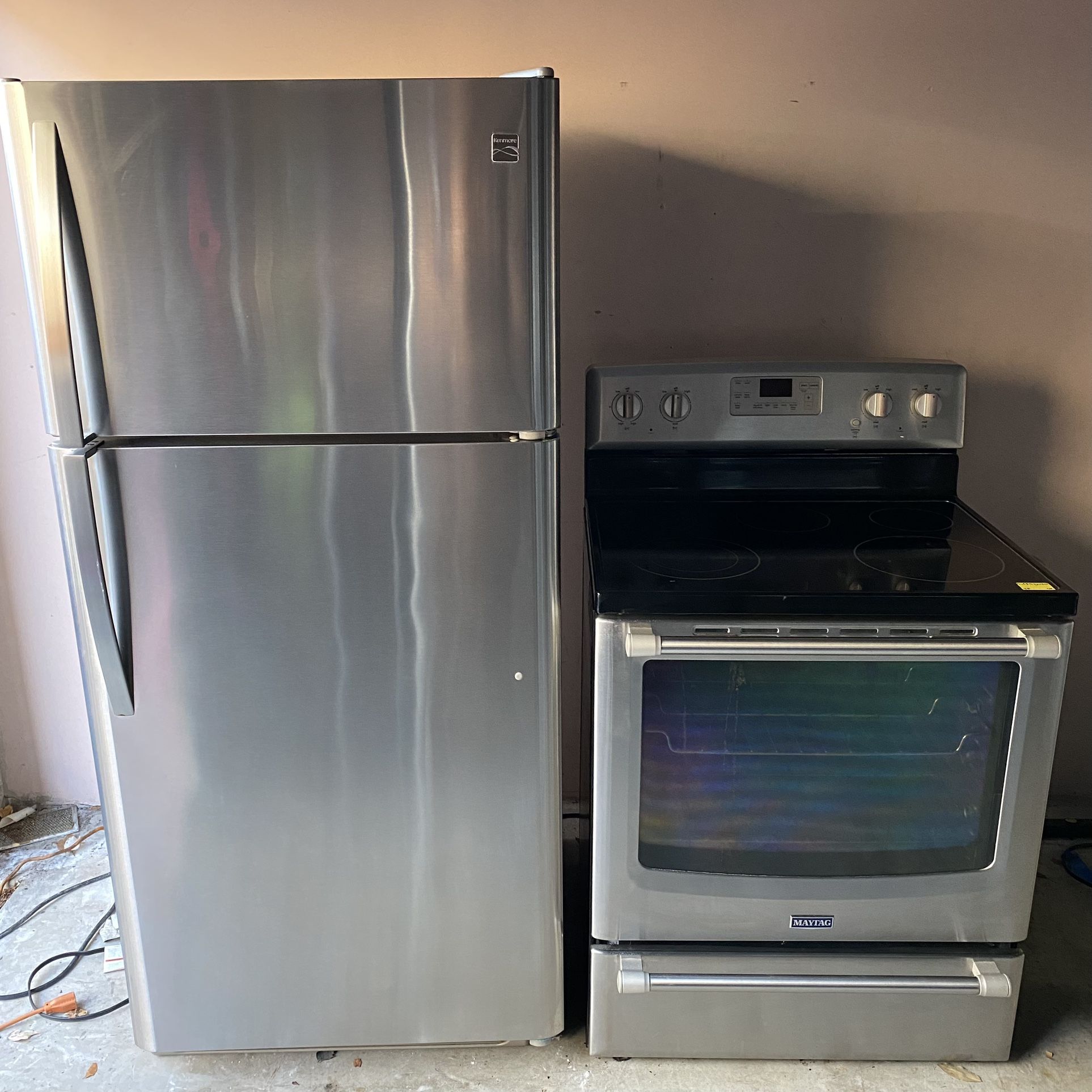 Set Kitchen Refrigerator Stove Microwave And Dishwasher For Sale