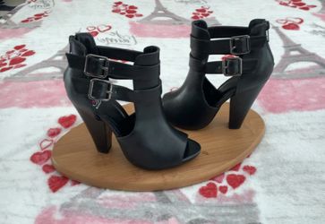 New Black Heels Size 7 Booties 