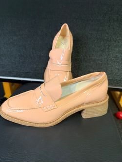Vince Camuto Blush Nude Patent Penny Loafers Women’s Size 7M