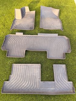 Floor Mats / Liners