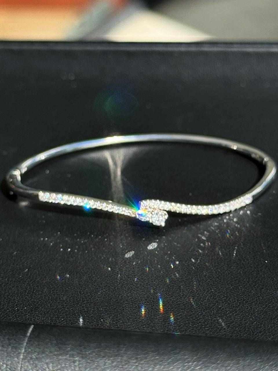 14k solid White Gold 1CTW Diamond lady’s Bangle Bracelet 10.5 grams