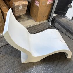 Signature Polyresin Lowback In Pool Chaise Lounge in White by Ledge Lounger