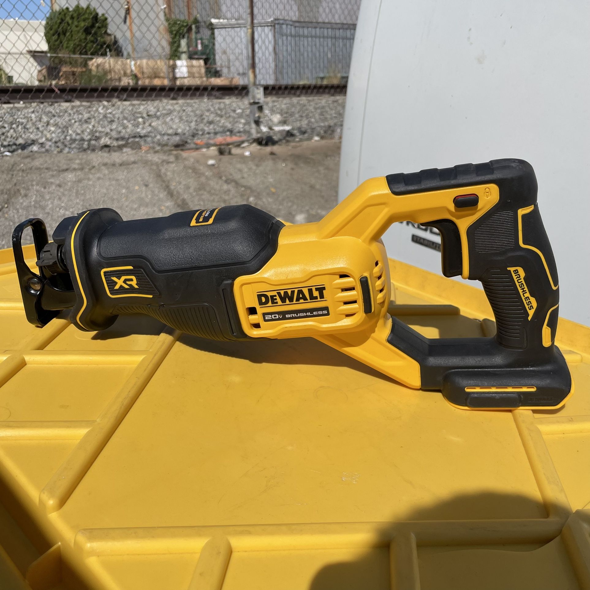 DEWALT 20V MAX XR Cordless Brushless Reciprocating Saw (Tool Only for