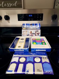 Hanukkah Decor & Gift Bundle