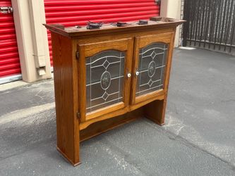 Kitchen cabinet