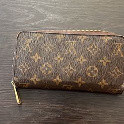 Louis Vuitton Zipper Wallet 