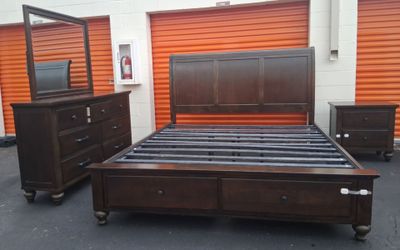 Kng Sz Bd St With mirr good condition