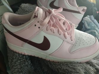 NEW NIKES (7Y/9W)