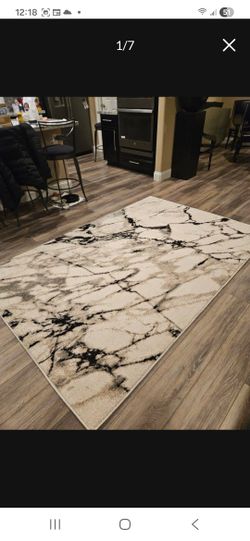63" x 90" BRAND NEW Area Rug, Gorgeous Marble Design