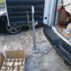 Tub Filler