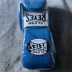 Cleto Reyes 8 Oz Boxing Gloves Laces Fight Night Set 