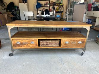 TV Stand & Entertainment Console