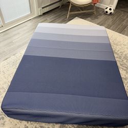 Queen Size Memory Foam Mattress 