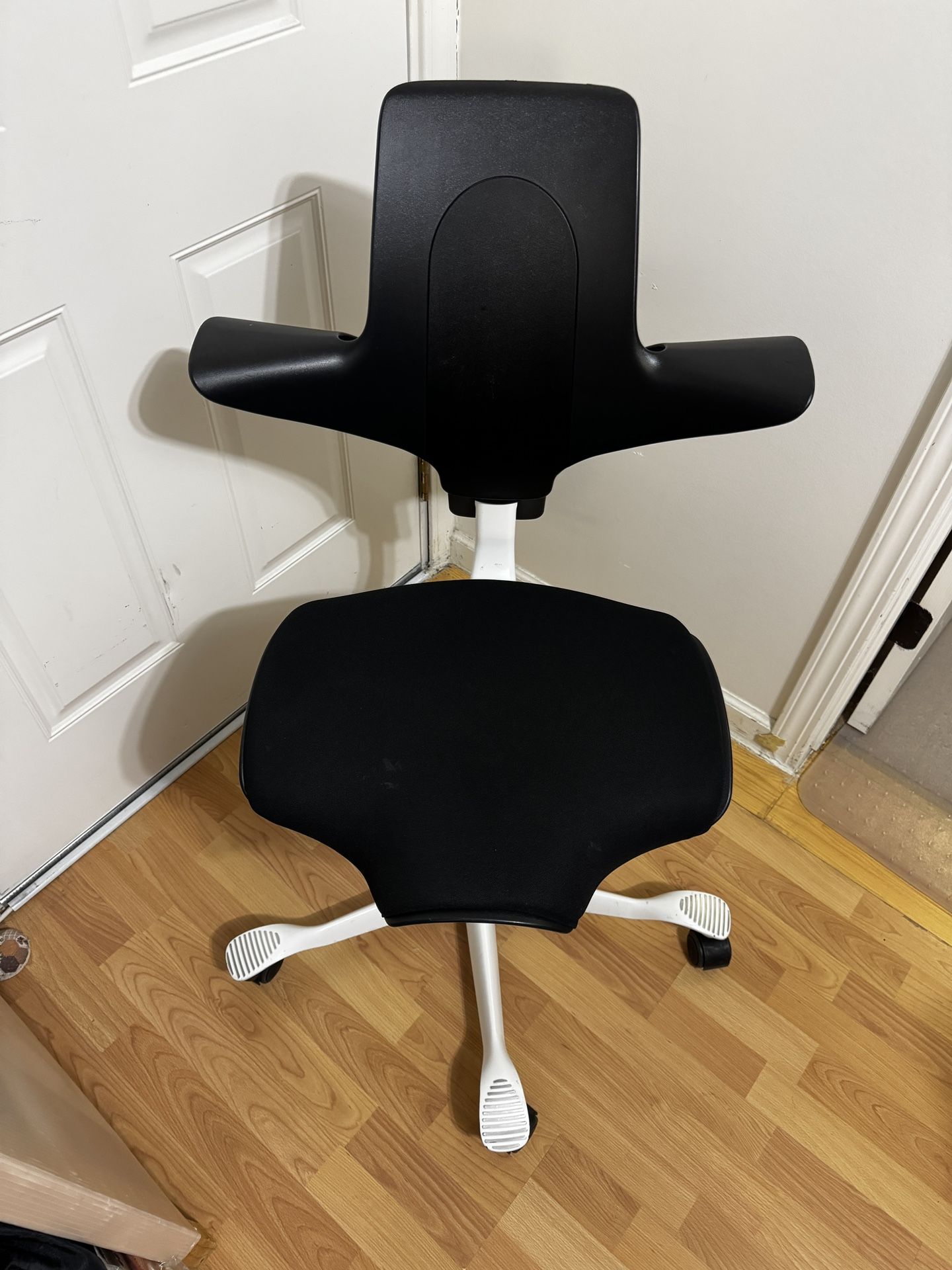 Black Hag Capisco Chair