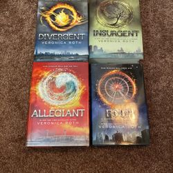 Complete Divergent Series by Veronica Roth (Hardback)