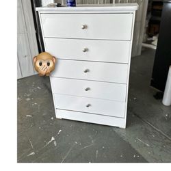 5 Drawer Dresser 