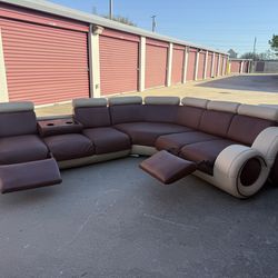 Modern sectional sofa