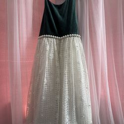 Size 7 Green And White Dress