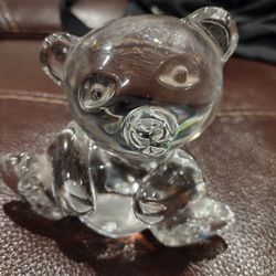 VTG Bleikristall  24% Lead Crystal Teddy Bear Paperweight made in W. Germany

4" tall
4.5" wide
2.5 deep
