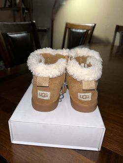Toddler Uggs Size 7