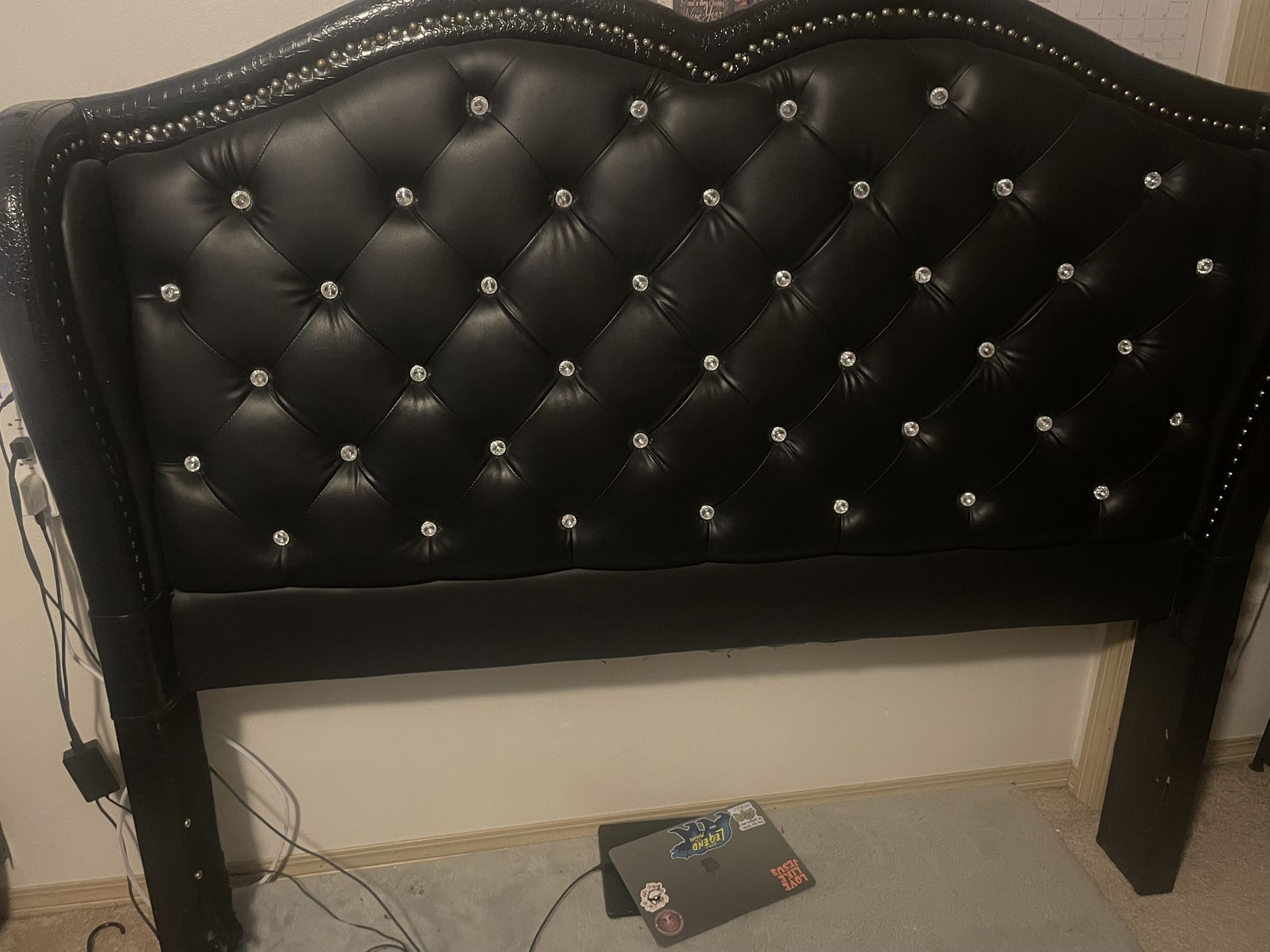 Headboard & Table/Desk