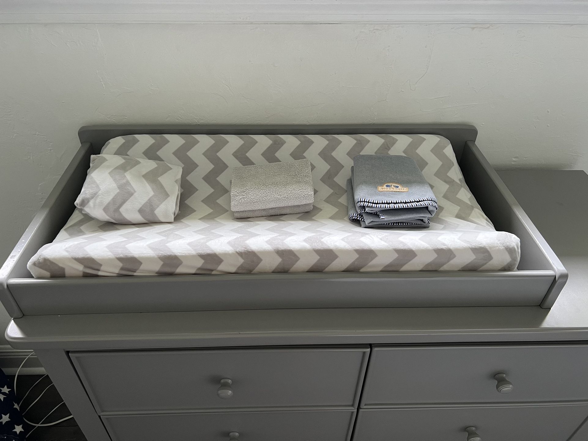 Delta Change Table Top With Mattress And Covers