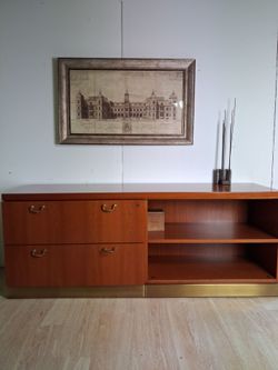 Mid century Knoll metal base credenza