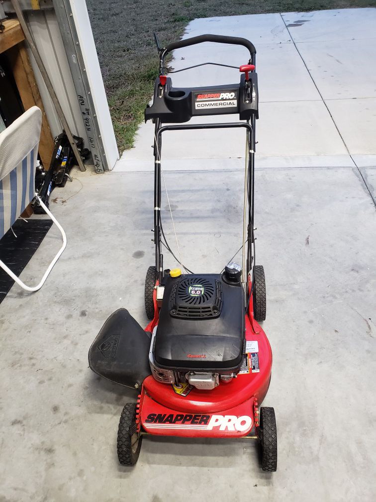 Snapper commercial self propelled lawn mower